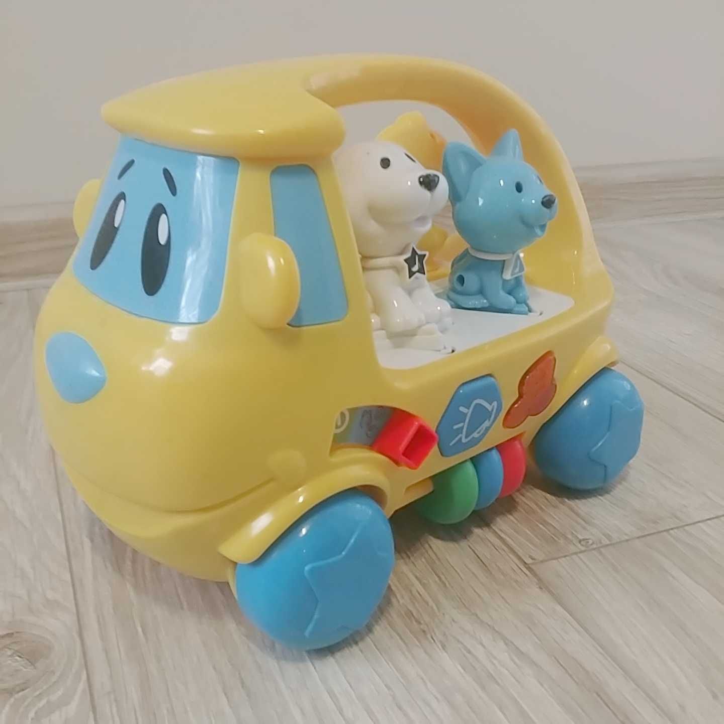 Zabawka pies kot auto