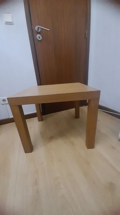 Mesa pequena de apoio