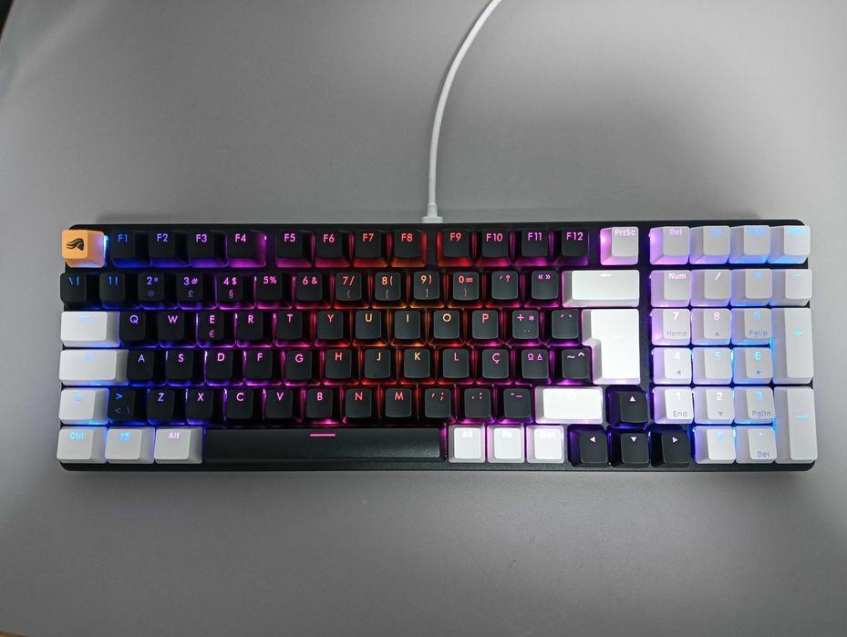 Teclado Glorious GMMK 2 96% - Fox RGB Switch RED - Layout PT + Extras