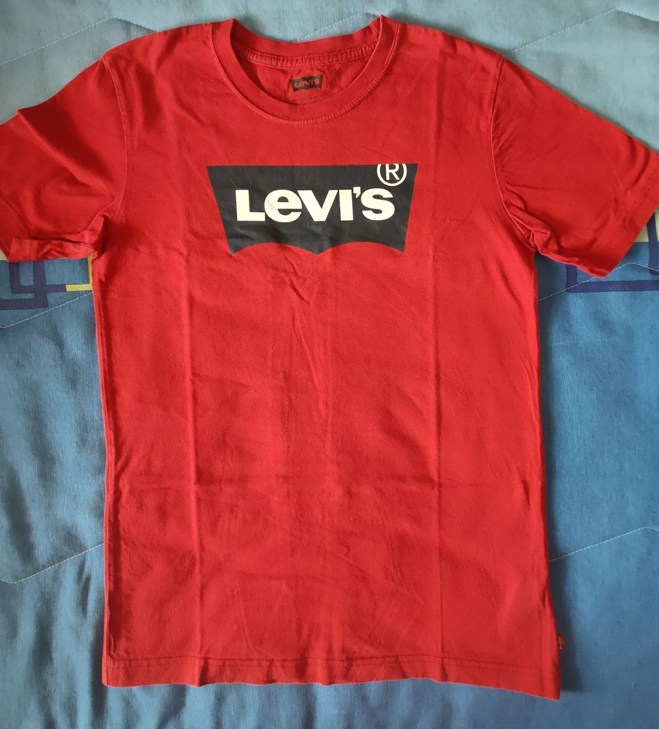 T-shirts da Levi's 12/13 anos.