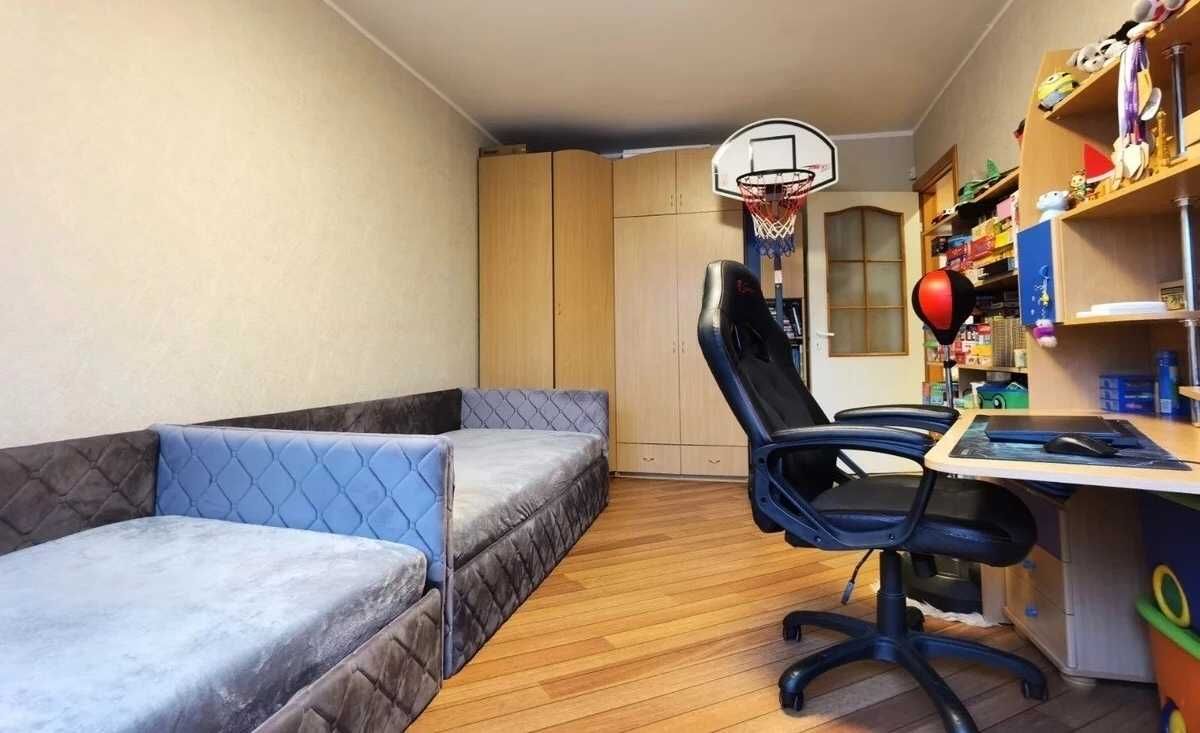 Продам 3-комнатную квартиру с ремонтом на Черёмушках