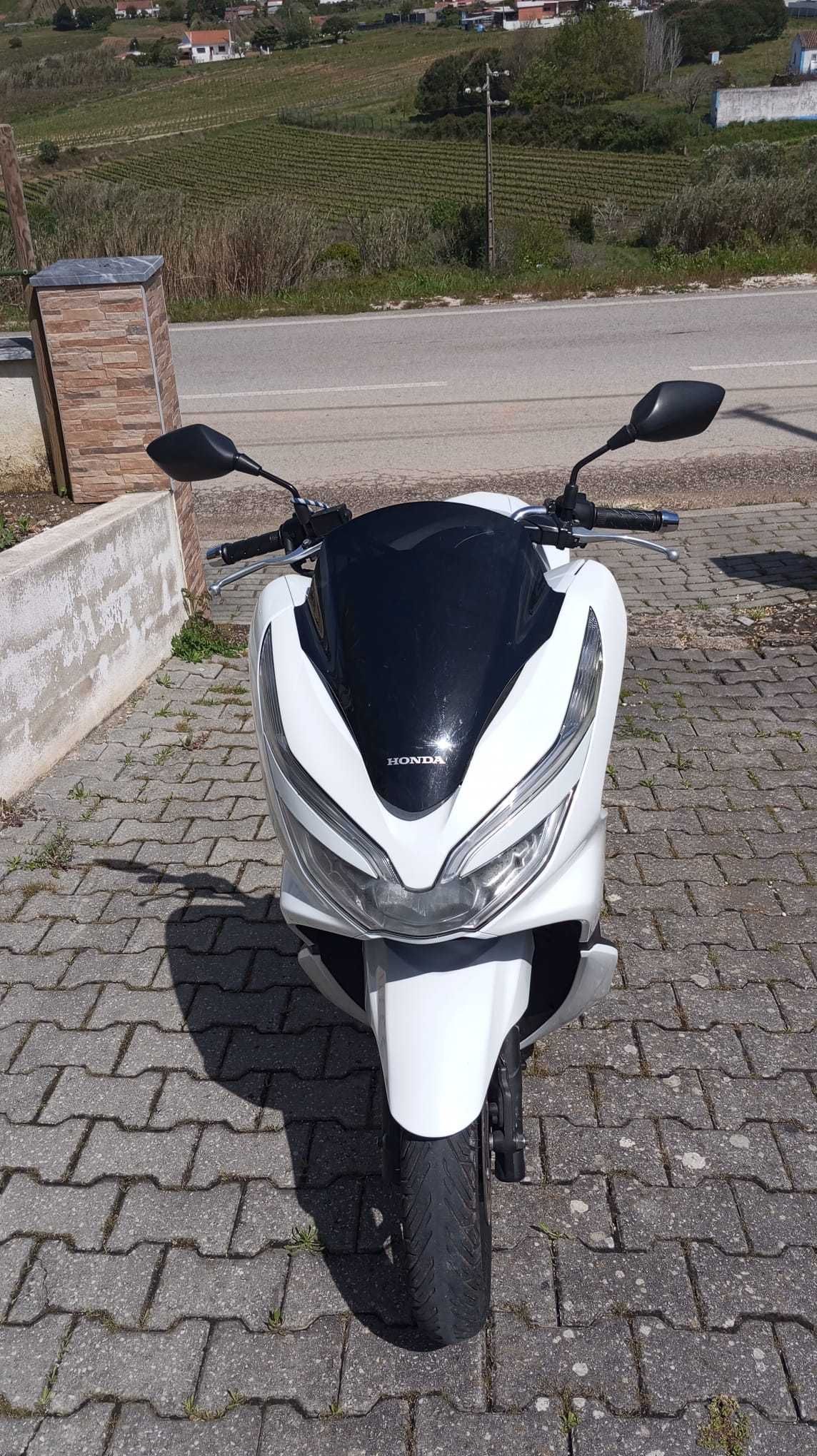 Vendo mota Pcx 2021 Muito conservada
