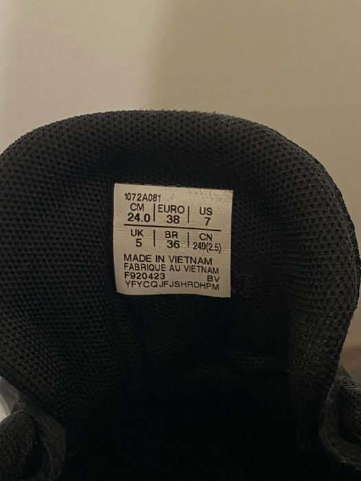 Оригінальні волейбольні кросівки ASICS GEL-TASK MT 3