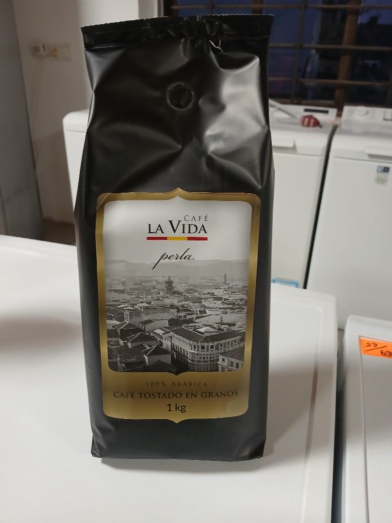 Кава в зернах La Vida 1kg привезена з Європи.