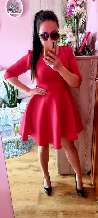 Sukienka rozkloszowana Czerwona z Pianki neoprenowej z koła M