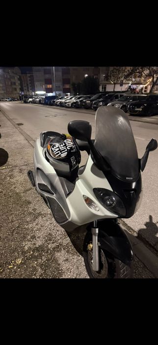 Mota Piaggio 250cc com avaria