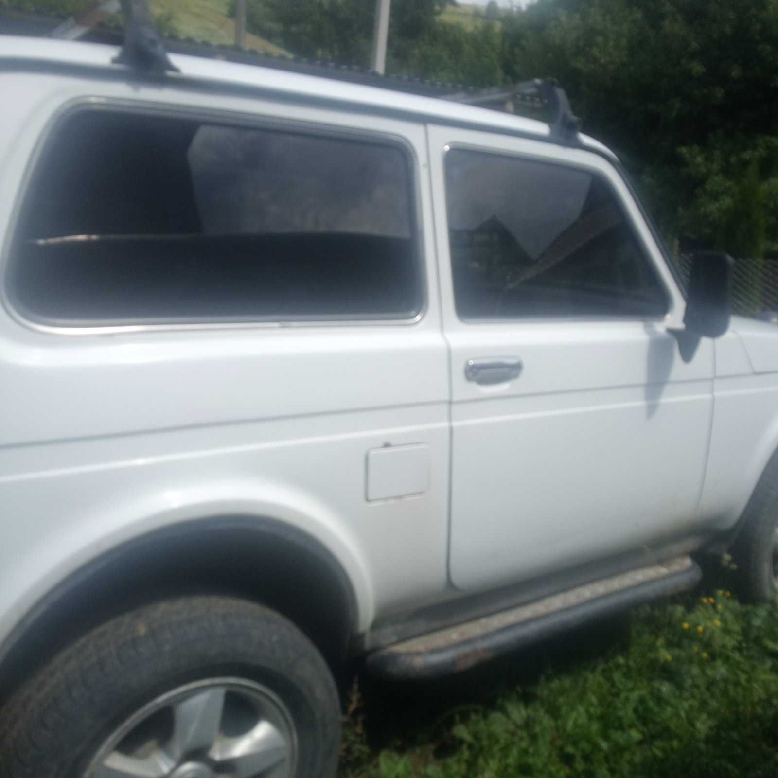 Продам ниву 2004 рік і уаз