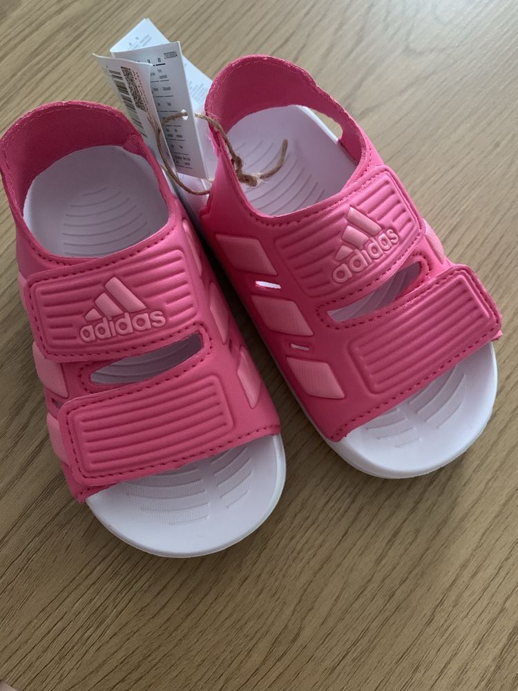Продам босоніжки дитячі Adidas оригінал нові