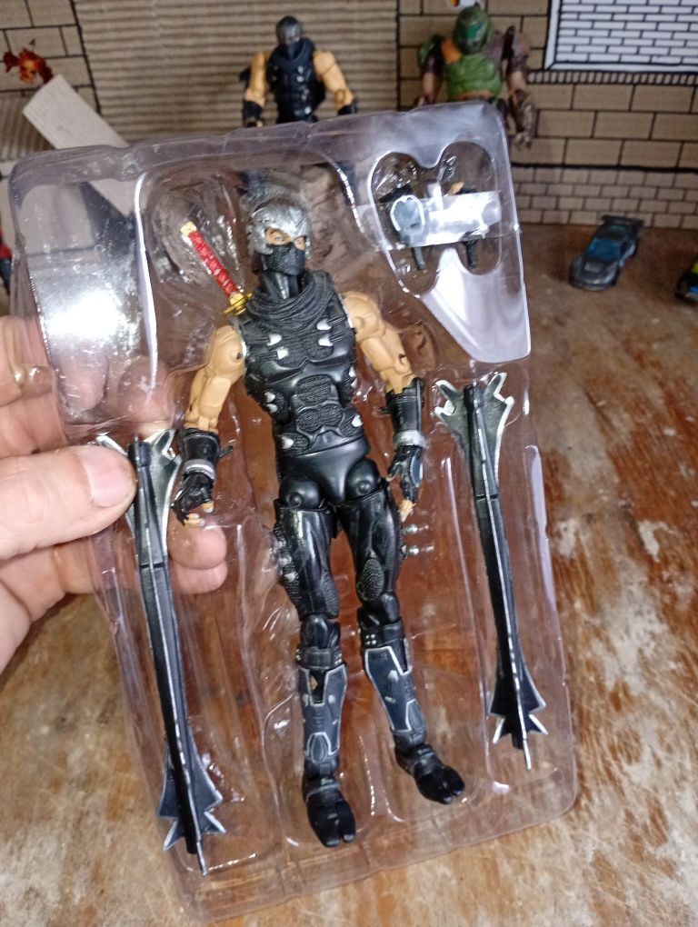 Продаю екшен фігурку Ninja Gaiden 2