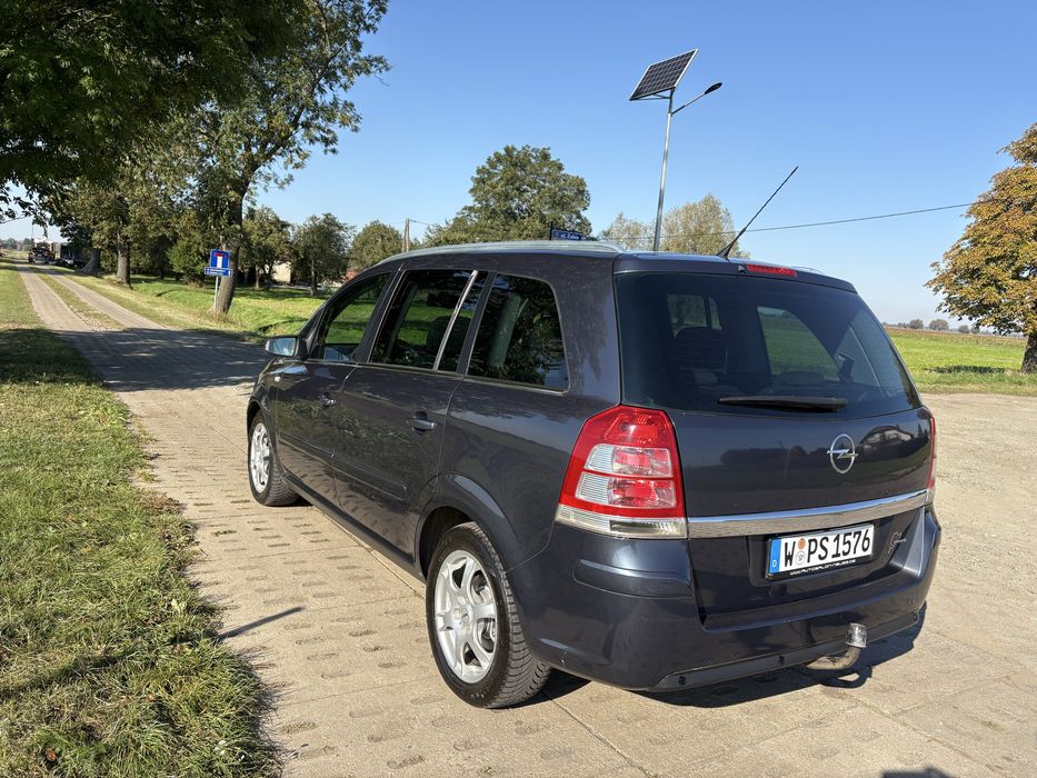 Opel zafira 1.7 cdti 7 os hak bezwypadkowy