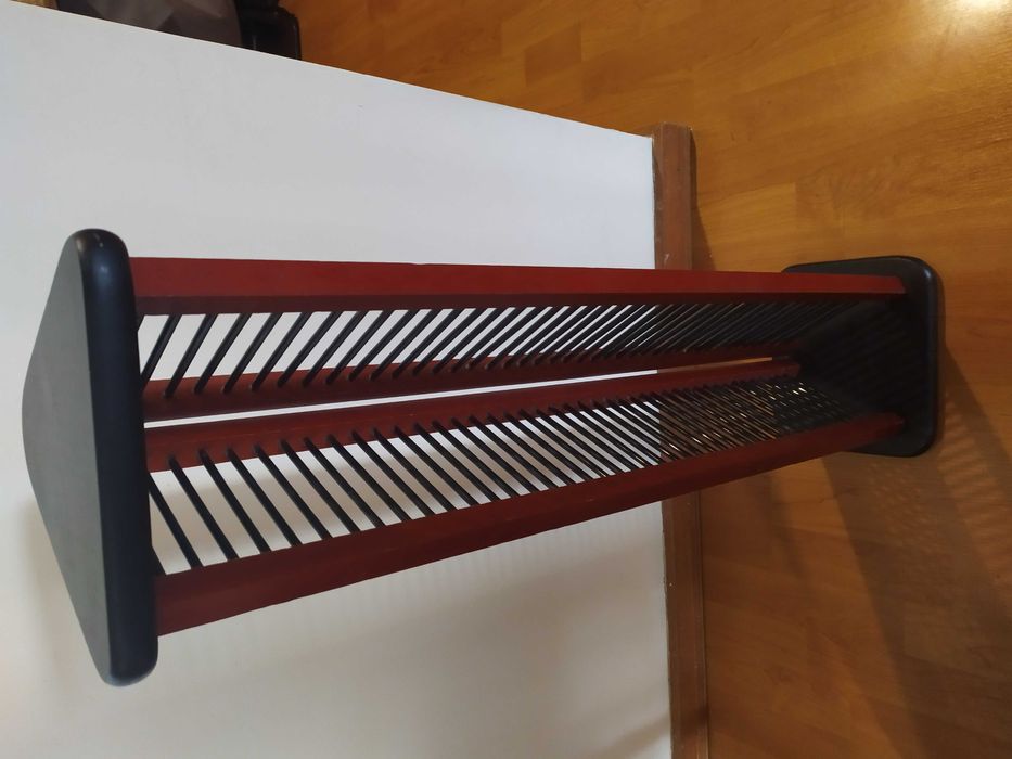 Estante /prateleira para CDs