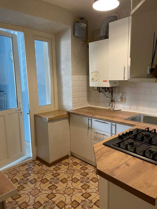 Оренда 4-кімнатної квартири, м. Яворів, вул. Маковея, 43