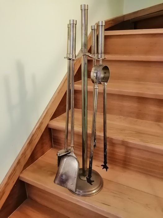 Conjunto de lareira em latão