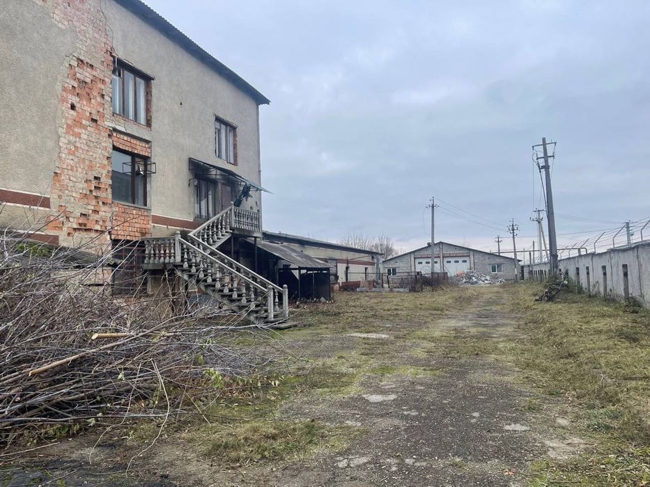 Продається майновий комплекс 3000 м.кв.  с. Мамаївці