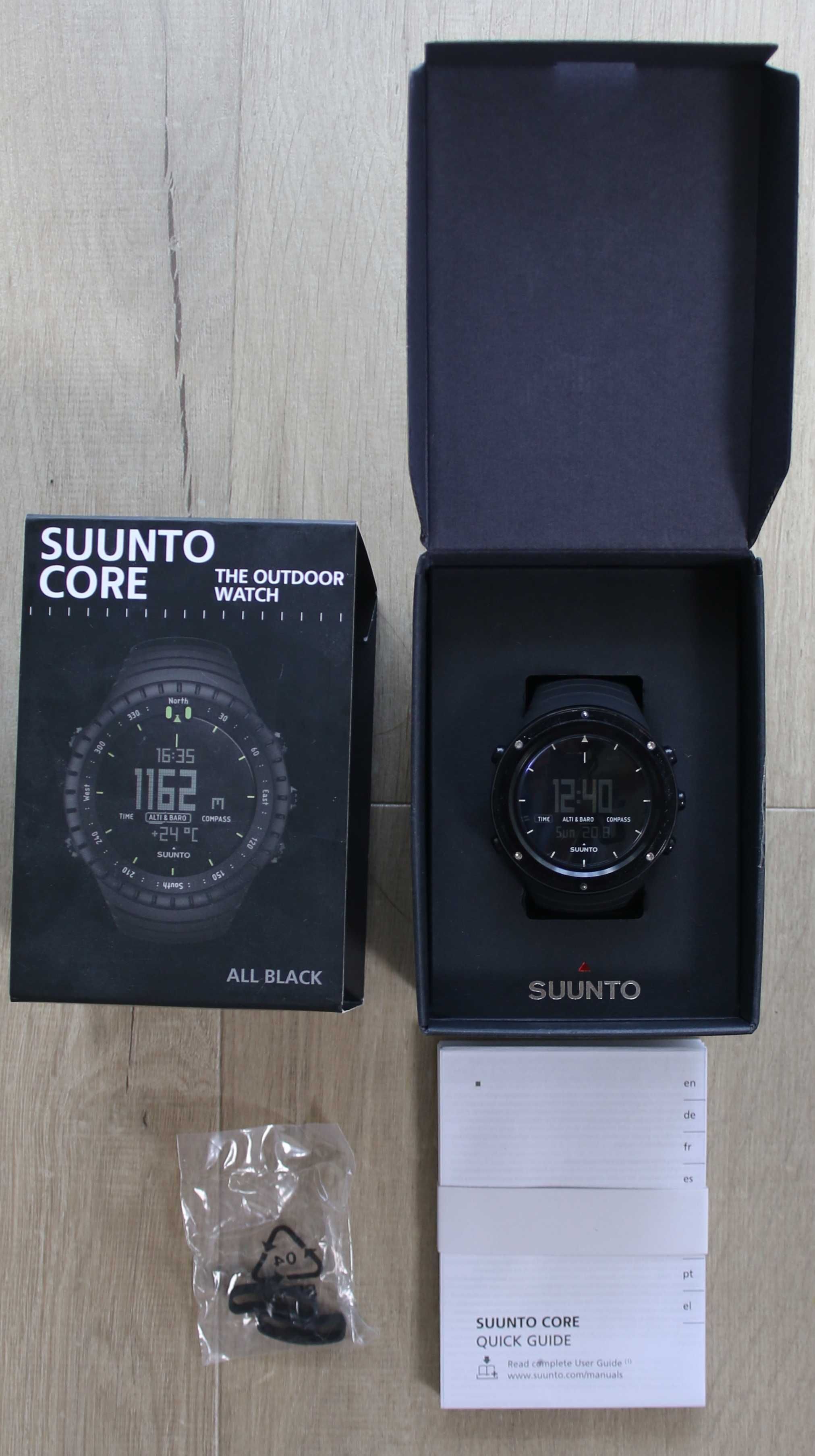 Suunto Core All Black zegarek sportowy z wadą