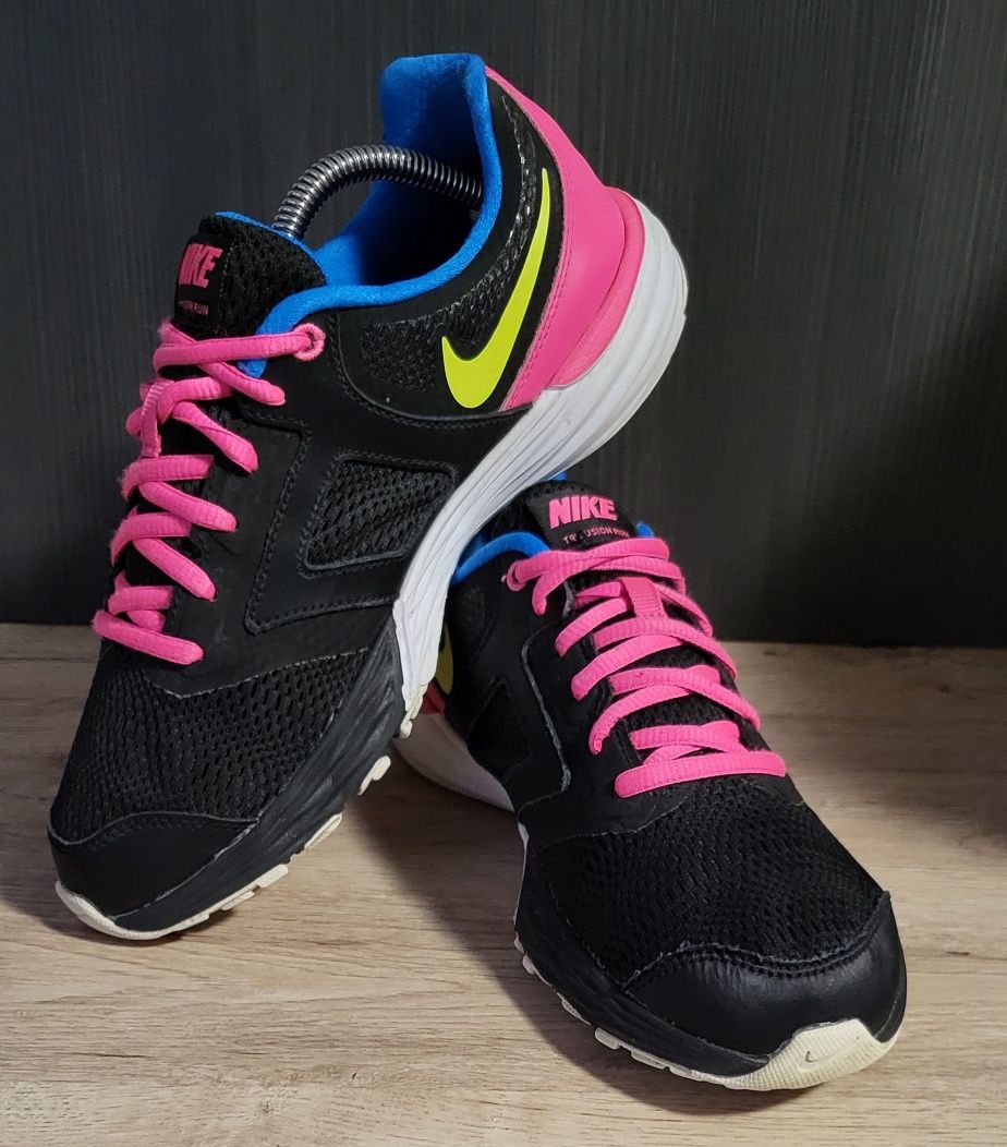 Жіночі кросівки Nike Tri Fusion Run ,38,5 р