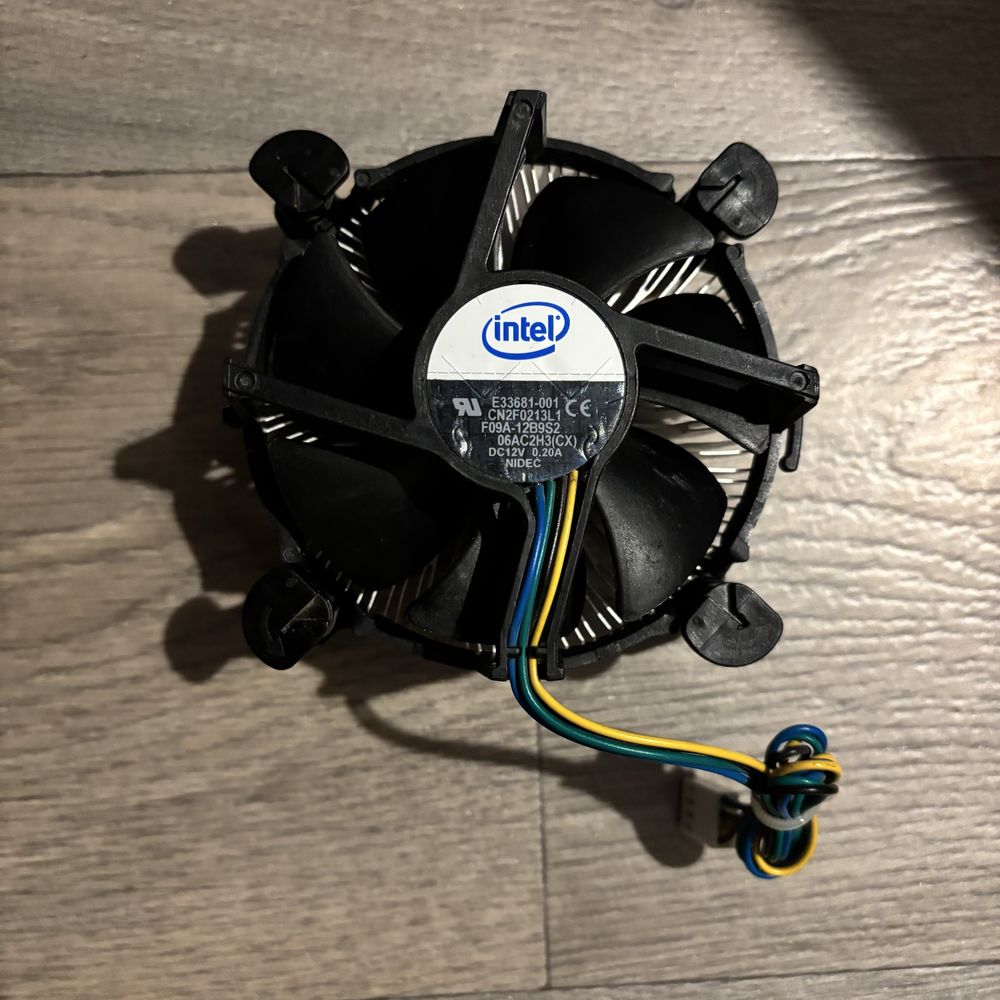 Intel® Celeron® E3300 + chłodzenie – W pełni sprawny procesor