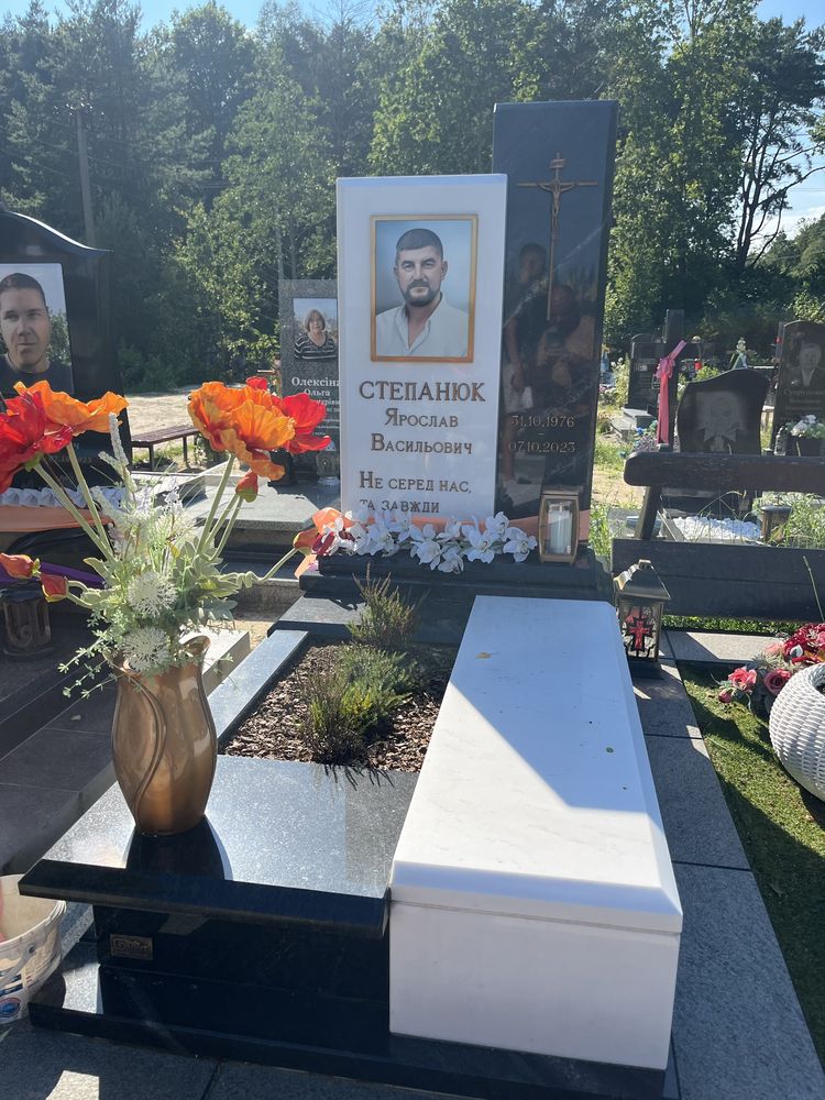 Памятники за індивідуальним проектом