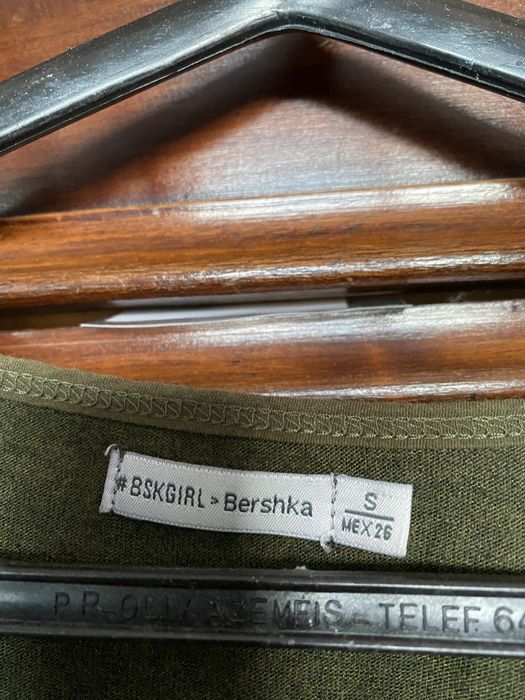 camisola verde bershka