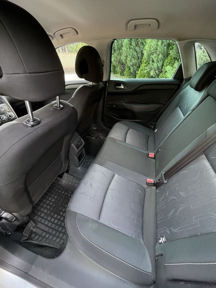 Автомобіль Citroen C4
