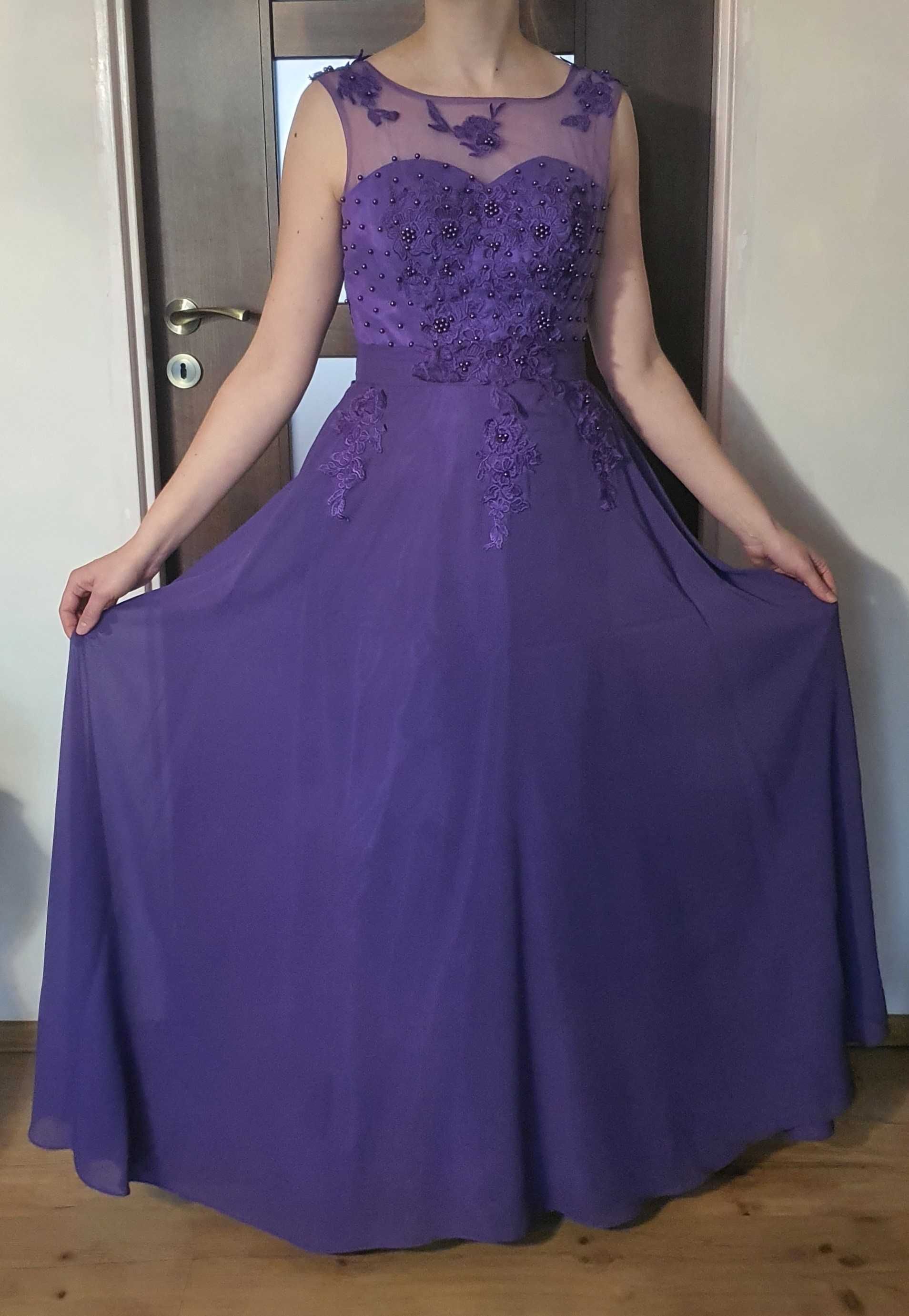 Fioletowa długa suknia na wesele lub bal - kształt litery A