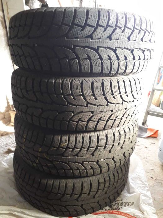 Продаються шини зимові HANKOOK.