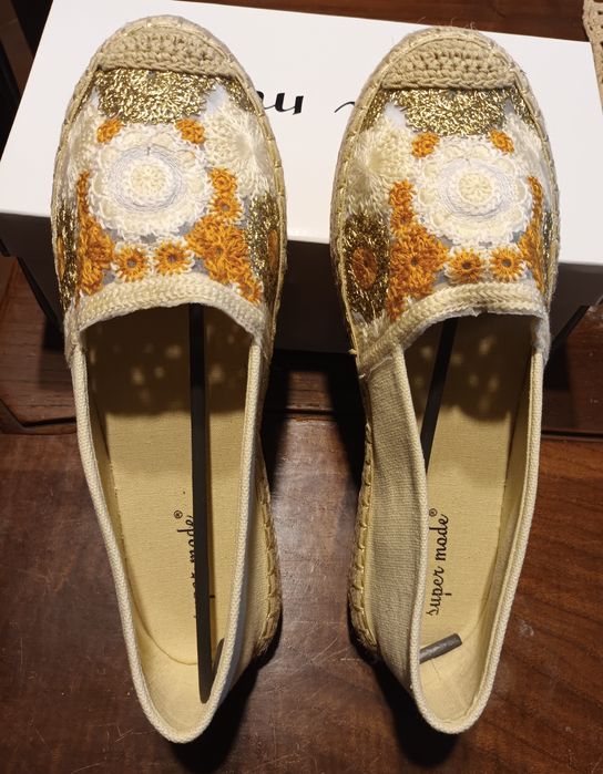 Alpercatas com bordado