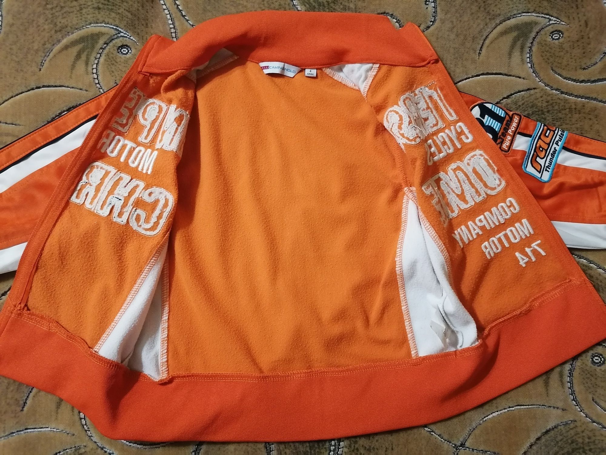 Спортивна куртка розмір 104