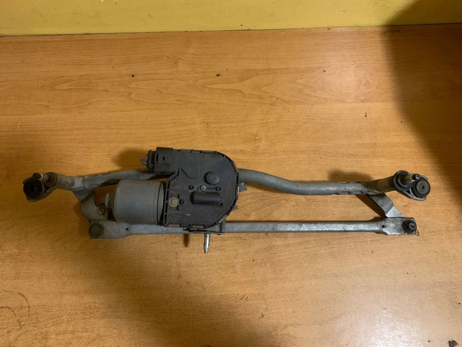 MECHANIZM WYCIERACZKI AUDI A3 8P 8P1955119E