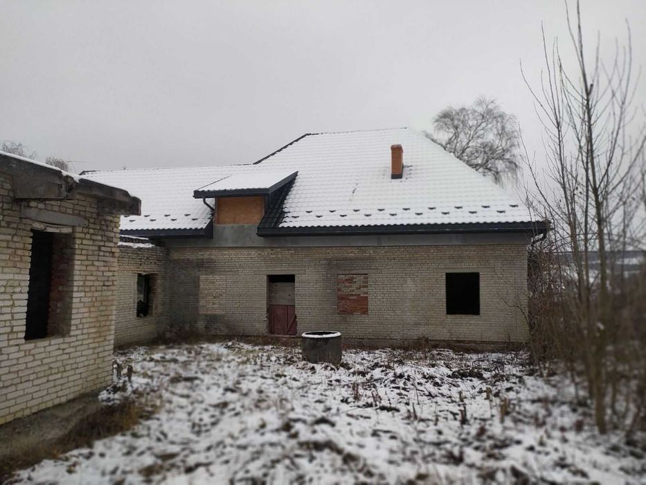 Нежитлові та житлові приміщень з діючим бізнесом 8 км від м. Мостиська