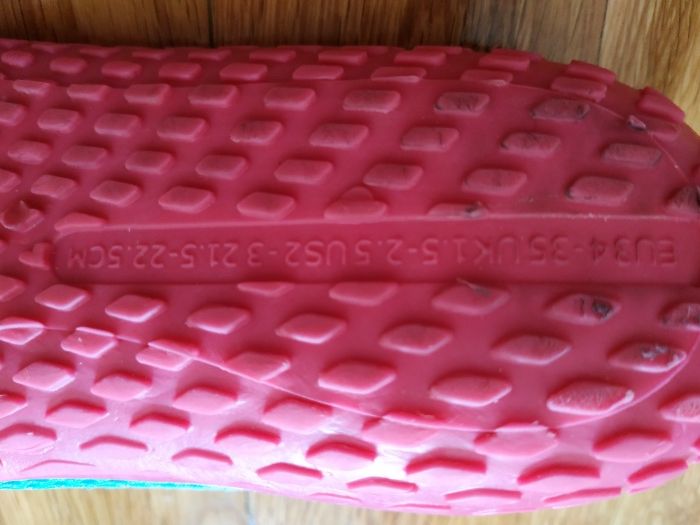 Sapatos de água de criança