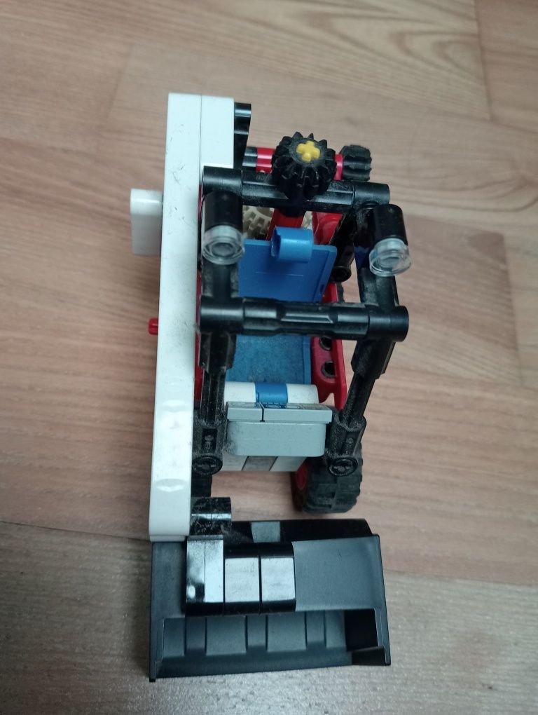 Lego technic minikoparka