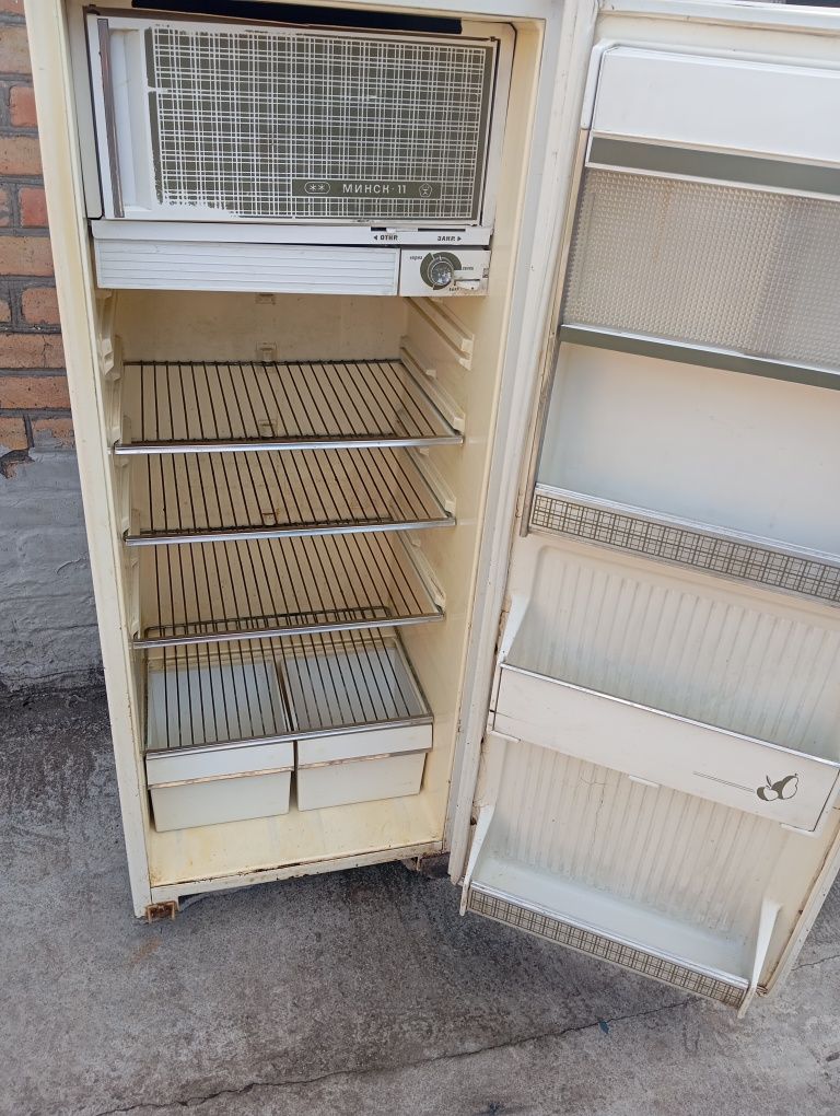 Продам холодильник Минск 11