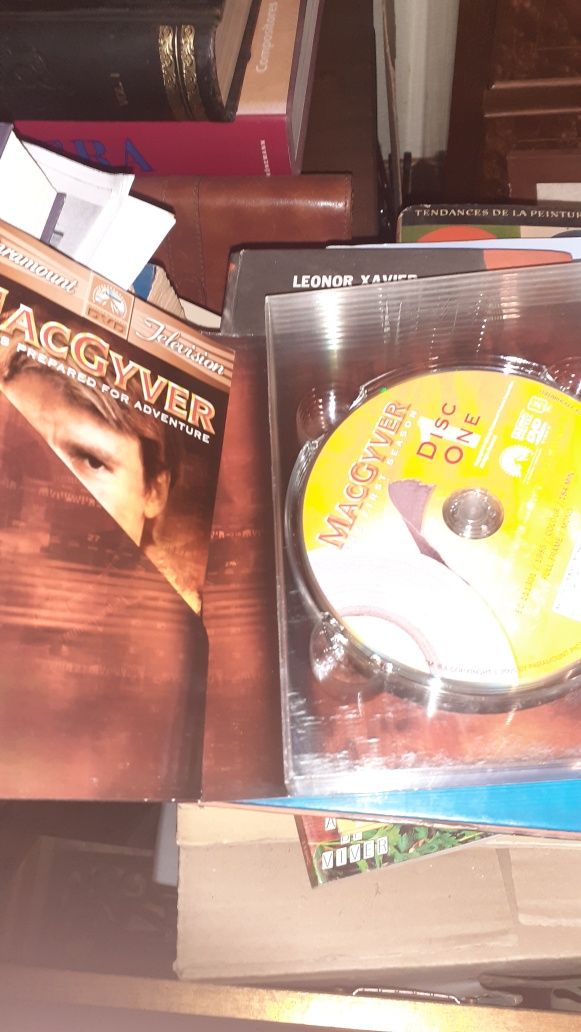 Caixa  Macgyver serie tv 6 dvds