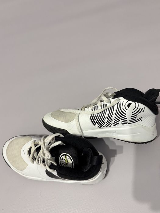 Кросівки Найк | Nike team hustle d8