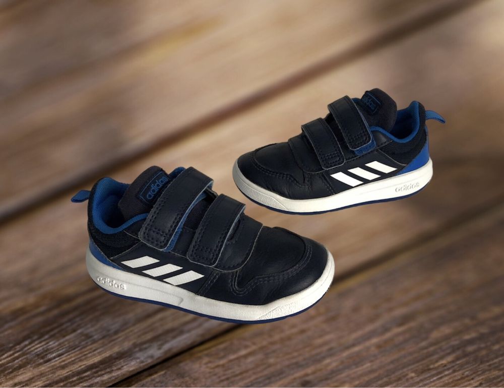 Оригинальные кроссовки Adidas р.24