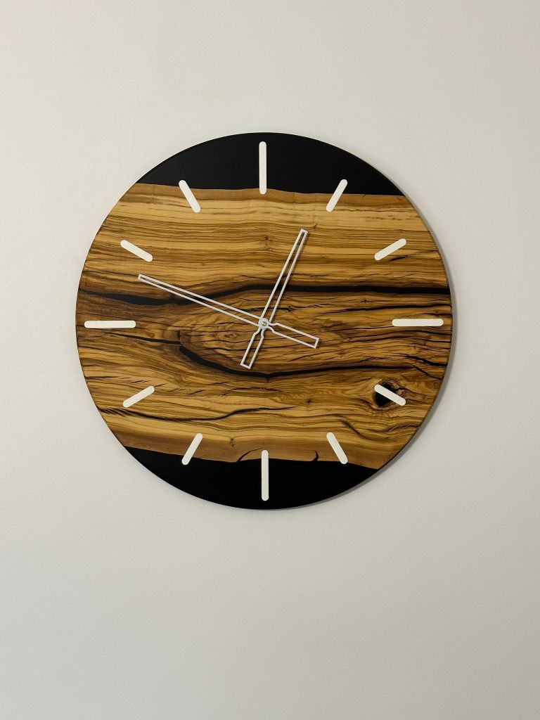 Zegar z drewna oliwnego średnica 60 cm