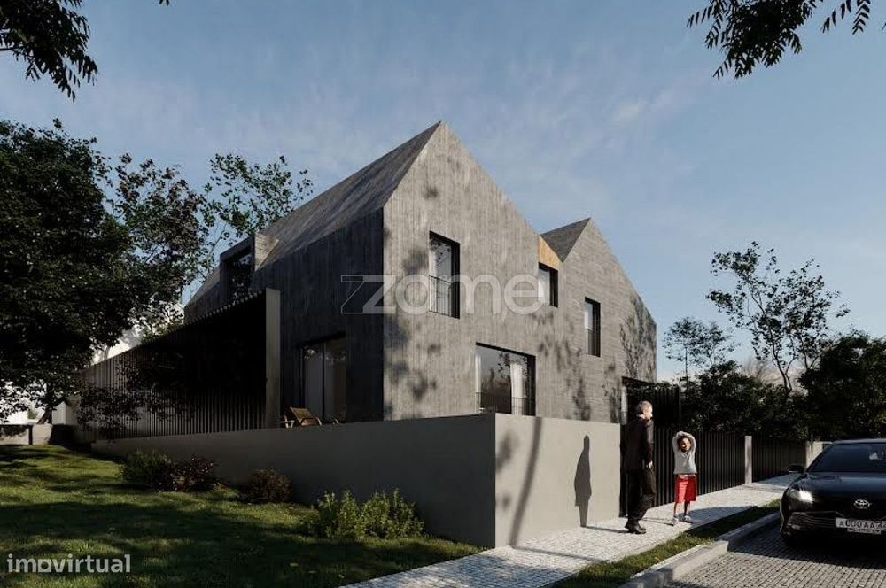 Moradia de Luxo T3 + 1 – EM PEDREIRO - Passionistas, S. M. da Feira