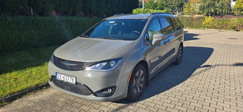 Chrysler Pacifica Chrysler Pacyfica 3.6L hybryda plug in wersja Limited S