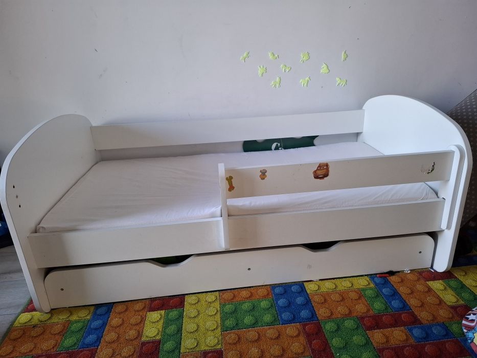 Łóżko dziecięce białe