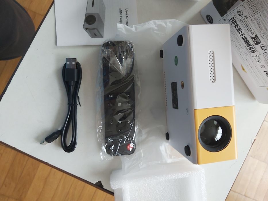 Портативний кіно-проектор.