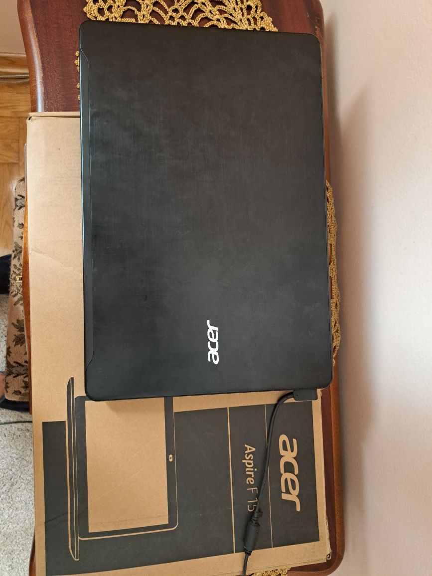 Laptop Acer Aspire F15  F5-573G-574E
