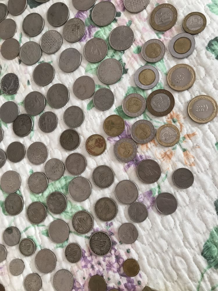 Lote de 186 moedas e 4 notas antigas