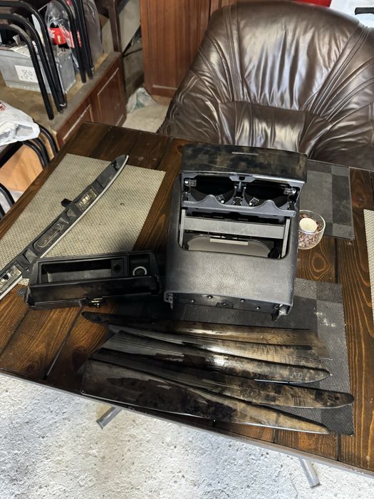 Пісдстаканники з шторкою.пластик салону. бмв х5 є53