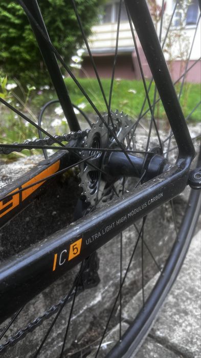 full carbon Fuji Altamira 2.9 rower szosowy