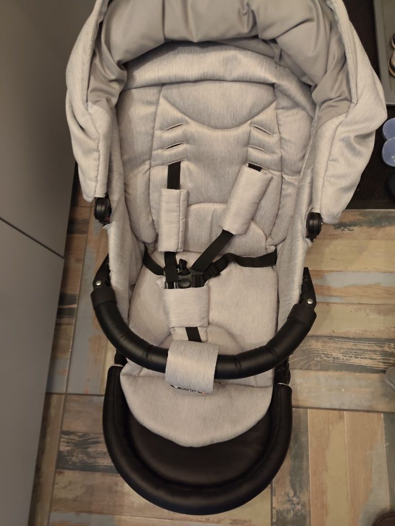 Wózek Invictus V-Plus 2w1