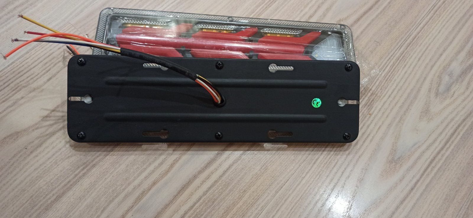 LED фонарь задній 12-24 Вольт