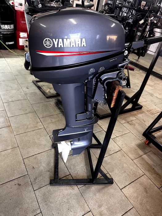 Лодочній двигун Yamaha 15