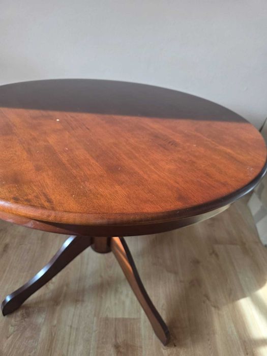 Okrągły, solidny duży STÓŁ, LITE DREWNO, stan bardzo dobry