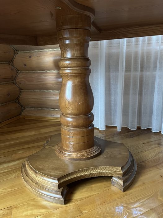 Стіл з ясіння в ідеальному стані